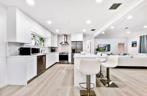 Birch Park Finger Streets House | The perfect Vacation next to the Ocean in the heart of Fort Lauderdale Beach.