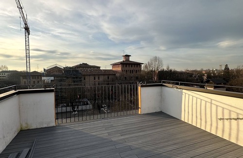 Mirandola House | The Pico Rooms 2- Private patio, bathroom&WiFi