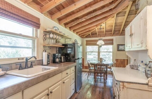 Bells Cabin | The Pines Cabin at Green Frog Farm