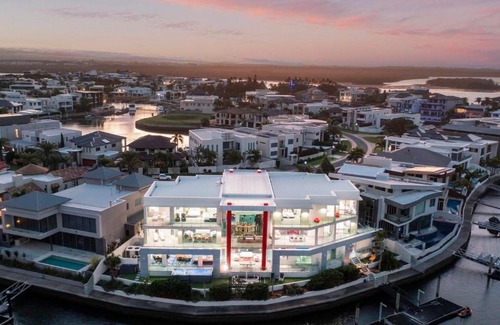 Paradise Point Villa | The Pinnacle of Bespoke Waterfront Luxury