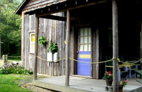 Henderson Cabin | The Pirate's Den