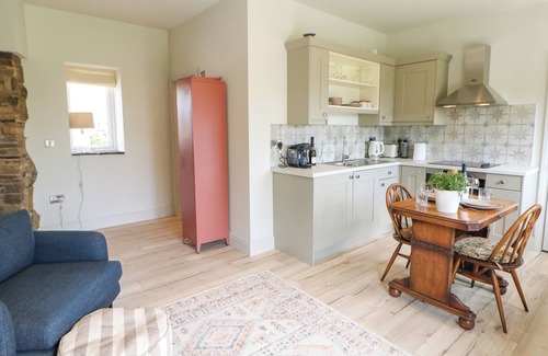Mellor Cottage | THE PLUCKING SHED - VINEYARD STAY, pet friendly in Marple Bridge