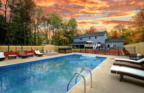 Tunkhannock Township House | The Poconest - Luxurious Mountain Mansion