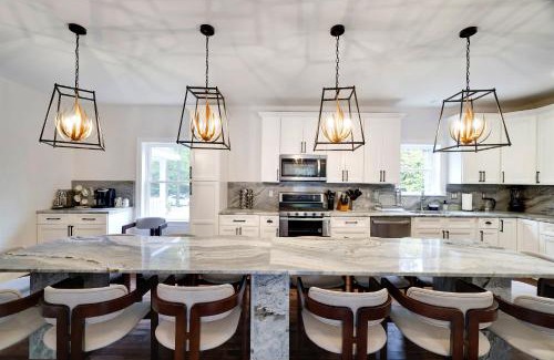 Tunkhannock Township House | The Poconest - Luxurious Mountain Mansion
