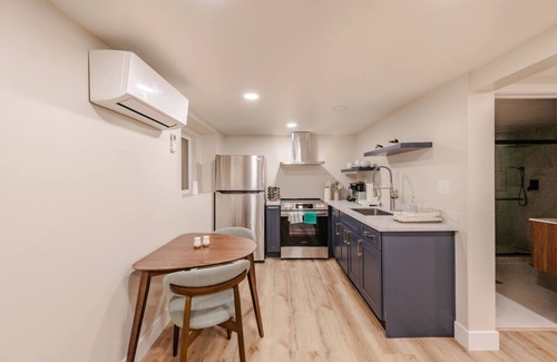 Berkeley Hills House | The Poetic Modern | Guesthouse