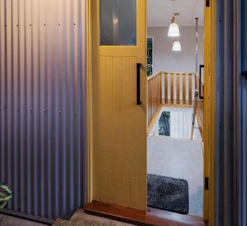 Flying Fish Point Apartment | The Point