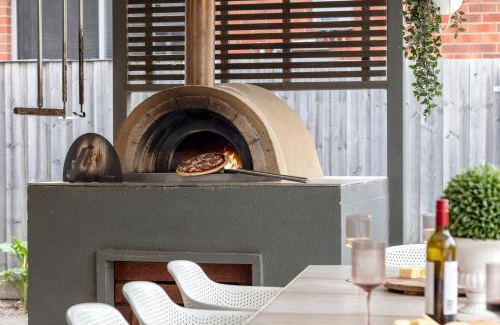 St Leonards House | The Point - Luxury Beachside Entertainer With Heated Pool