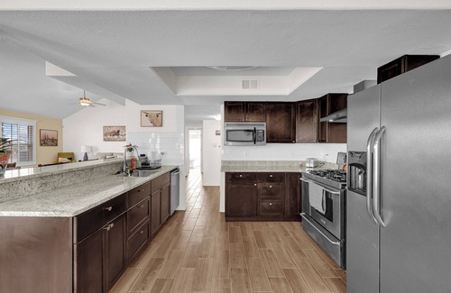 Northeast El Paso House | The Pool House -by Shopping, Hiking & Fort Bliss