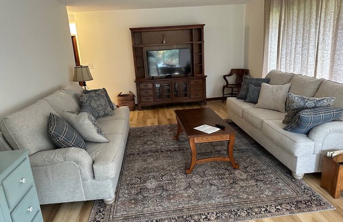 Oakes House | The Pool House- lots of sleeping space. Great location!