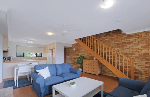 Auchenflower Apartment | The Poolside Perch A Breezy Balcony Gem