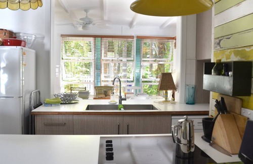 Port Douglas House | The Port Douglas Artists' Nook
