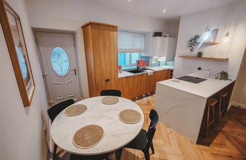 Amble House | The Postman’s Hut — a stunning, newly refurbished retreat in the heart of Amble.