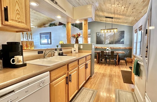 Heber Cabin | The Prancing Pony | Hot Tub & Quiet Location!