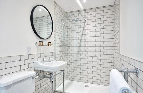 Caerleon Hotel | The Priory Hotel