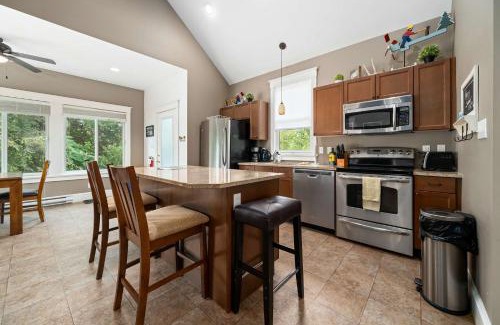 Cherry Valley House | The Pronghorn - 97 Butternut