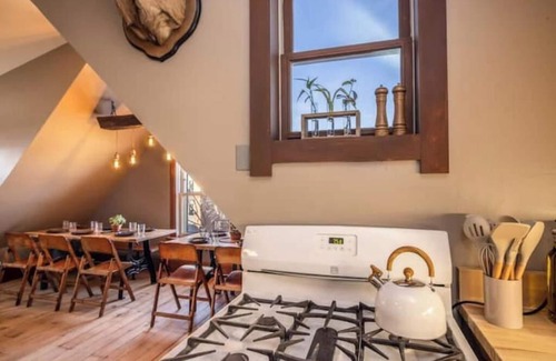 East Town House | The Prospect Mansion & Loft