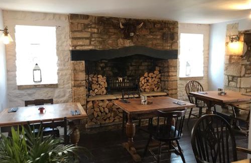 Avening Hotel | The Queen Matilda Country Rooms