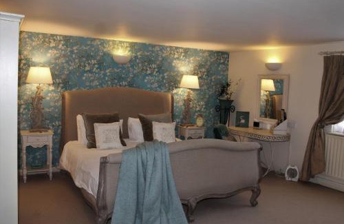 Belton Hotel | The Queens Head