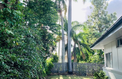 The Range Apartment | ‘The Range Retreat’ 2 brm unit near Mater, schools & gardens