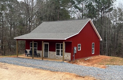 Calhoun Cottage | The Red Cottage on Brownlee!