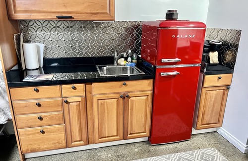 Gig Harbor Apartment | "The Red Door" 1 mile from downtown. 1 bedroom. Own entrance. Full Bath/Kitchen