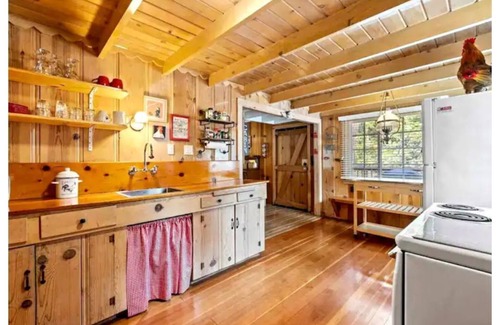Twain Harte Cottage | The Red Door Cottage!