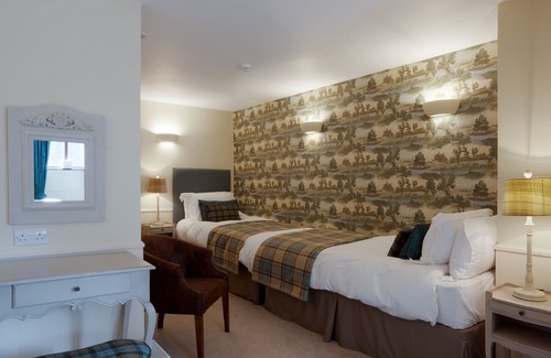 Bury Hotel | The Red Lion