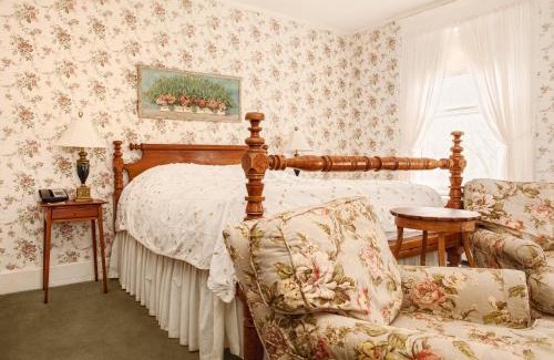 Stockbridge Hotel | The Red Lion Inn