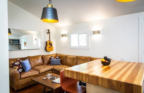 Revelstoke House | The Revelstuck Hut - Downtown Revelstoke