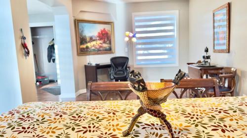 Southeast Calgary House | The Ridge Escape-3BR Deluxe Stay