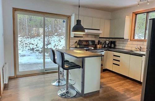 Amherst Ski Chalet | The Ridge near the lake
