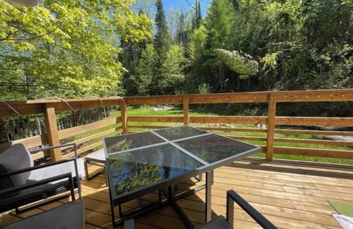 Amherst Ski Chalet | The Ridge near the lake