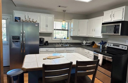 Fairbanks House | The River House - Plus LockOut Floor for 12 Guests