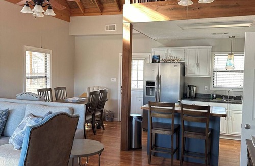 Fairbanks House | The River House - Plus LockOut Floor for 12 Guests