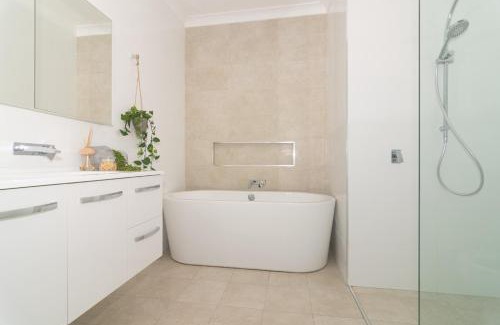 North Haven House | The Riverview