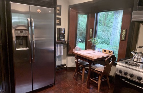 Upper Black Eddy Cottage | The Riverwood Cottage on Bucks County state park.