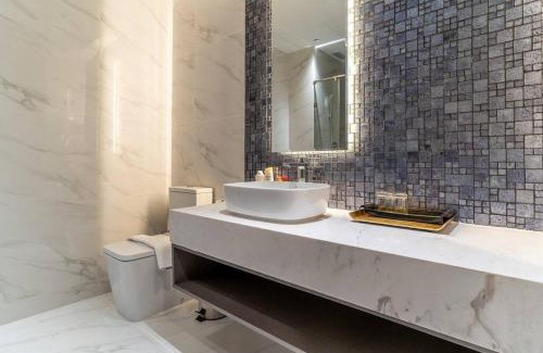 Little Japan Apartment | The Rixx Central @ Park Hyatt/SmartTV65in/Netflix