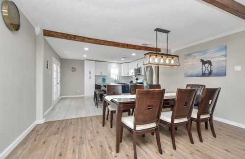 Galveston House | The Rooster! Sleeps 8 with Private Pool!