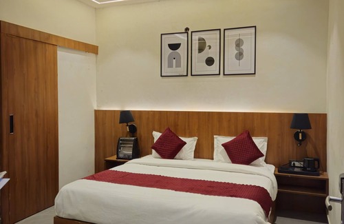 Aligarh Hotel | The Royal Orchid