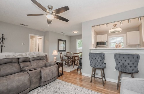 Wichita Falls House | The Rustic Star Cottage! Adorable1-bedroom house in Wichita Falls with AC, WiFi