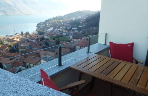 Calozzo Apartment | “The Sail” penthouse with extraordinary views, WIFI, reserved parking place, pet friendly