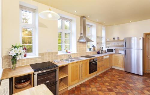 Lynton House | The School House