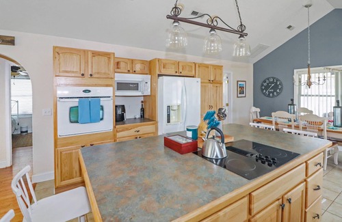 Chincoteague House | The Sea Horse - Pet friendly; Fenced yard!
