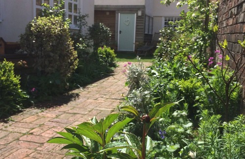 Kimbolton Cottage | The Secret Cottage in the centre of historic Kimbolton village, Cambridgeshire