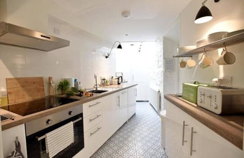 Chysauster Apartment | The Secret Garden - garden apartment full of character, close to sea, parking