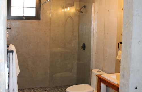 Juan Martin Bed & Breakfast | The Serene House Bed & Breakfast