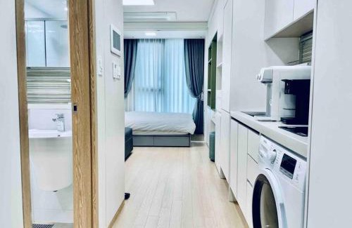 Jung-gu Apartment | THE SHARE Myeongdong High-rise Floor & Free GYM #Subway station 3min #Myeongdong 10min