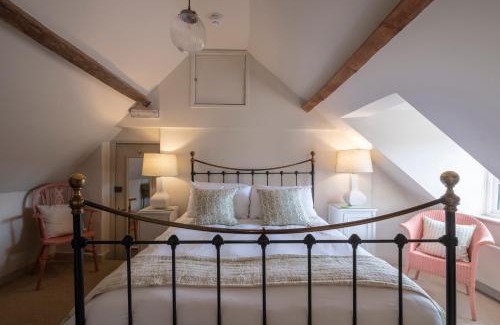 Dunwich House | The Ship At Dunwich