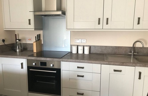 Eastleigh Cottage | The Snug - lovely one bedroomed cottage
