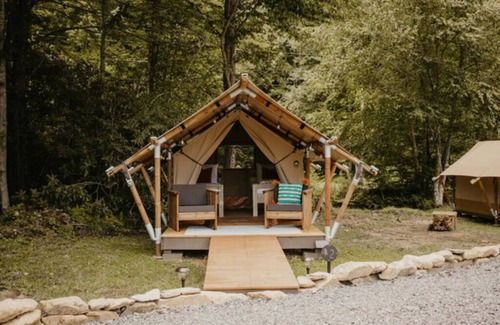 Flag Pond Cabin | The Sorrell Unit 2 - Glamping Retro